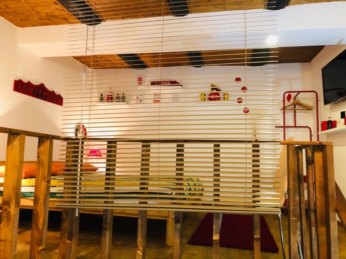Vat' Coke House *